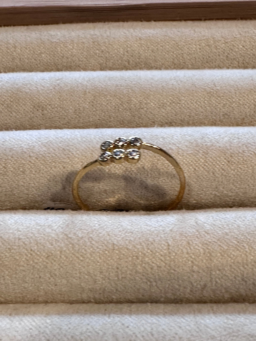 6 point diamond ring