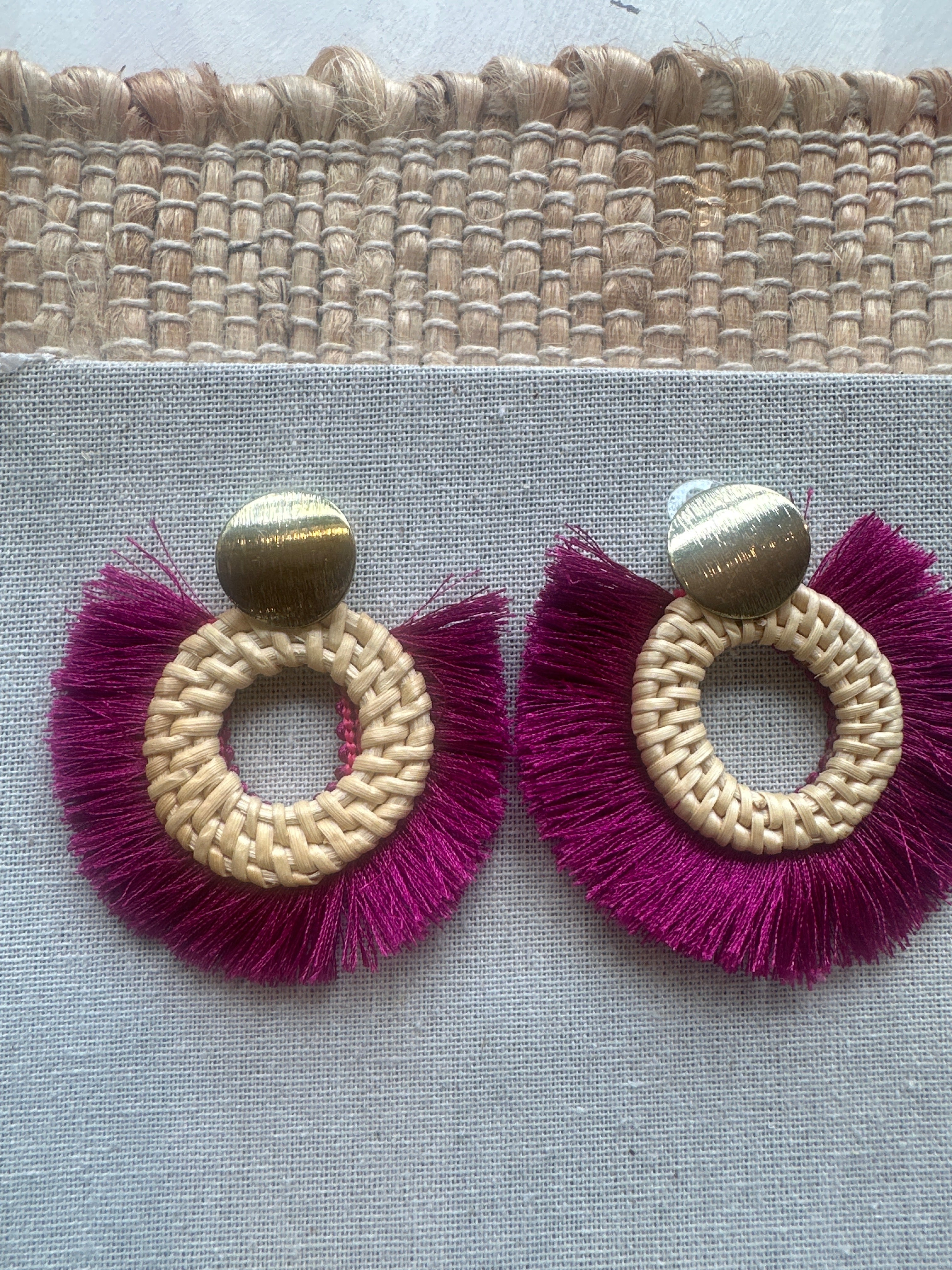 Raffia magenta hoop