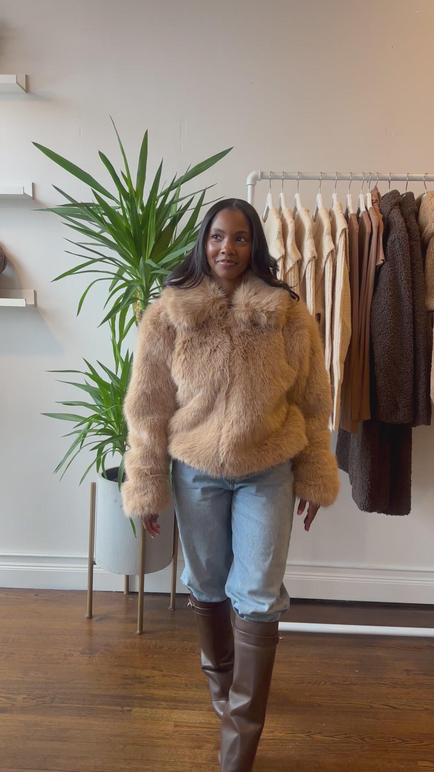 
                  
                    Load and play video in Gallery viewer, Corrine Faux Fur
                  
                